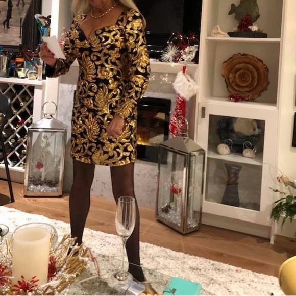 Black & Gold Sequin party dress 🖤🤎 - Picture 6 of 6